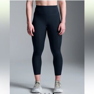 LNDR Limitless(?) navy legging - sz Medium